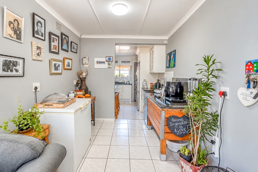 3 Bedroom Property for Sale in Sunnyridge Eastern Cape